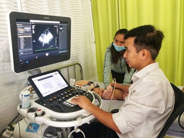NGÀY ĐẦU TRIỂN KHAI SIÊU ÂM TẦM SOÁT BỆNH LÝ TIM MẠCH CHO THAI NHI VÀ TRẺ NHỎ TẠI SẢN NHI SÓC TRĂNG