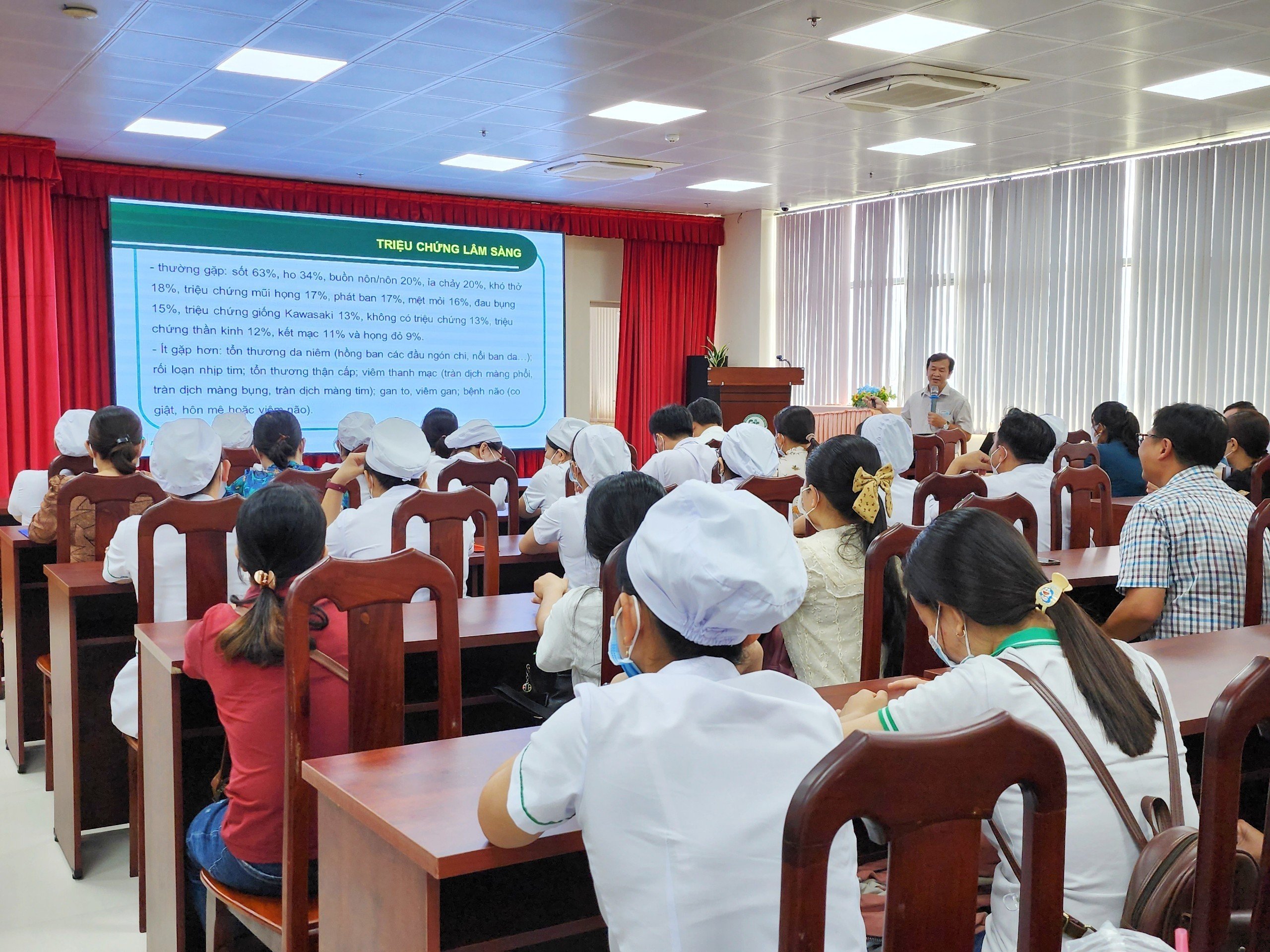 TẬP HUẤN CẬP NHẬT THÔNG TIN VỀ BỆNH COVID-19