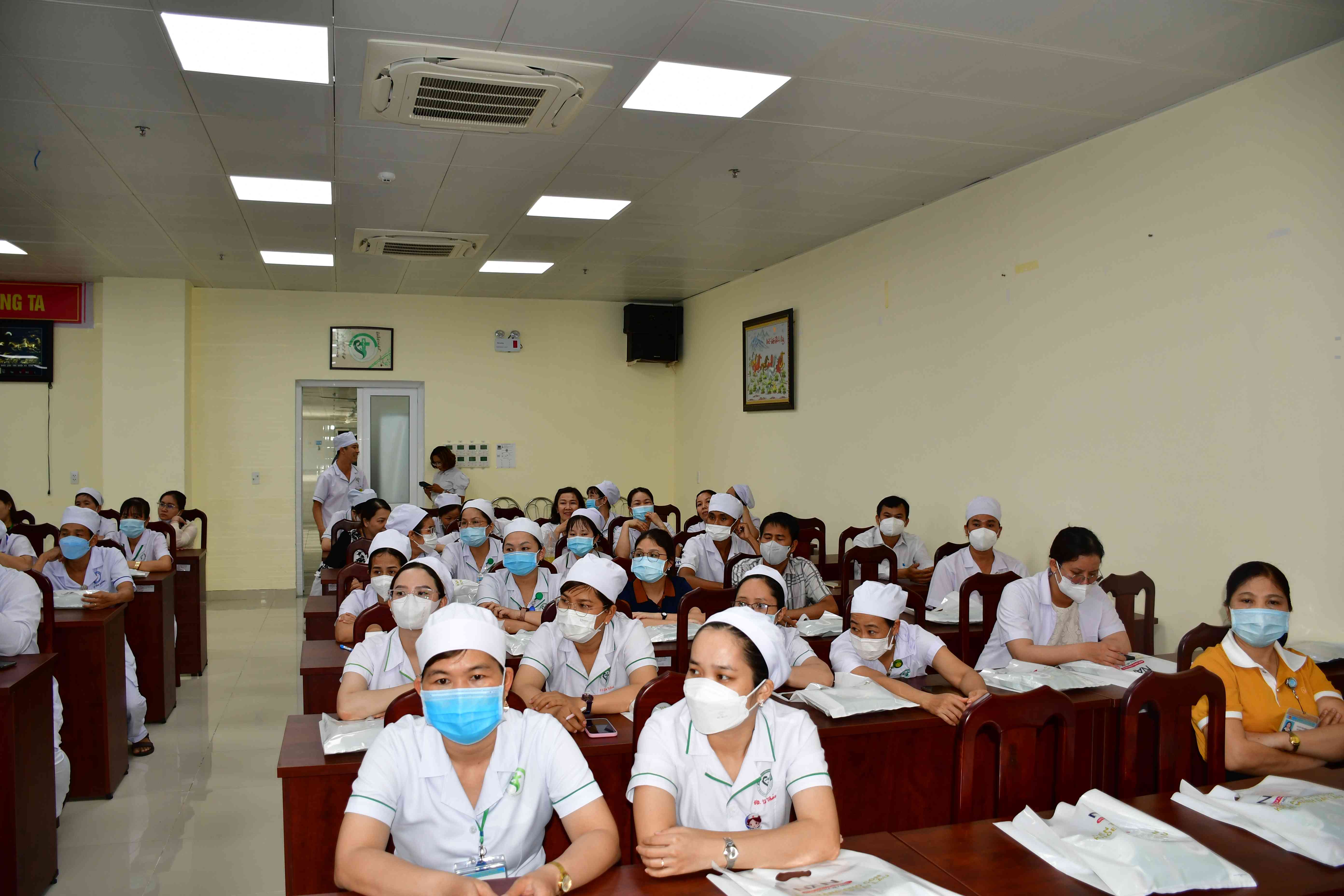SINH HOẠT KHOA HỌC KỸ THUẬT 