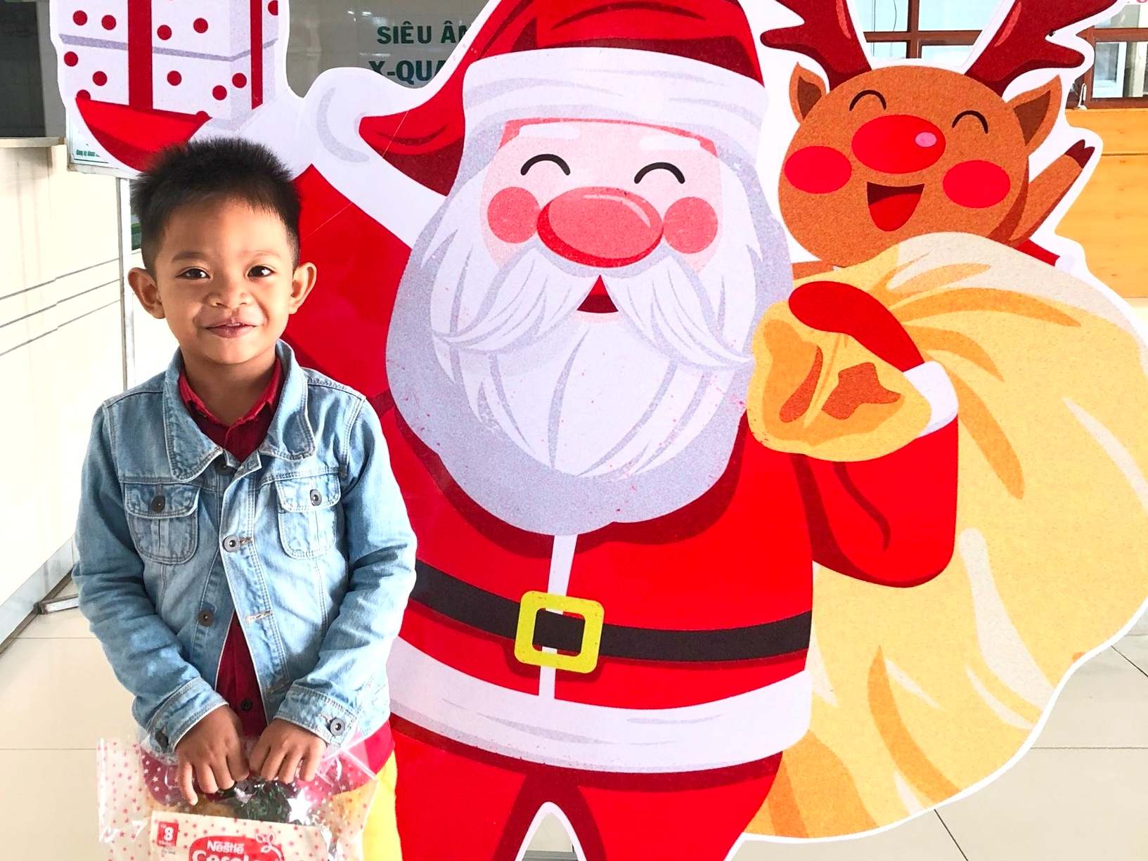SẢN NHI SÓC TRĂNG TẶNG QUÀ GIÁNG SINH SỚM CHO KHÁCH HÀNG