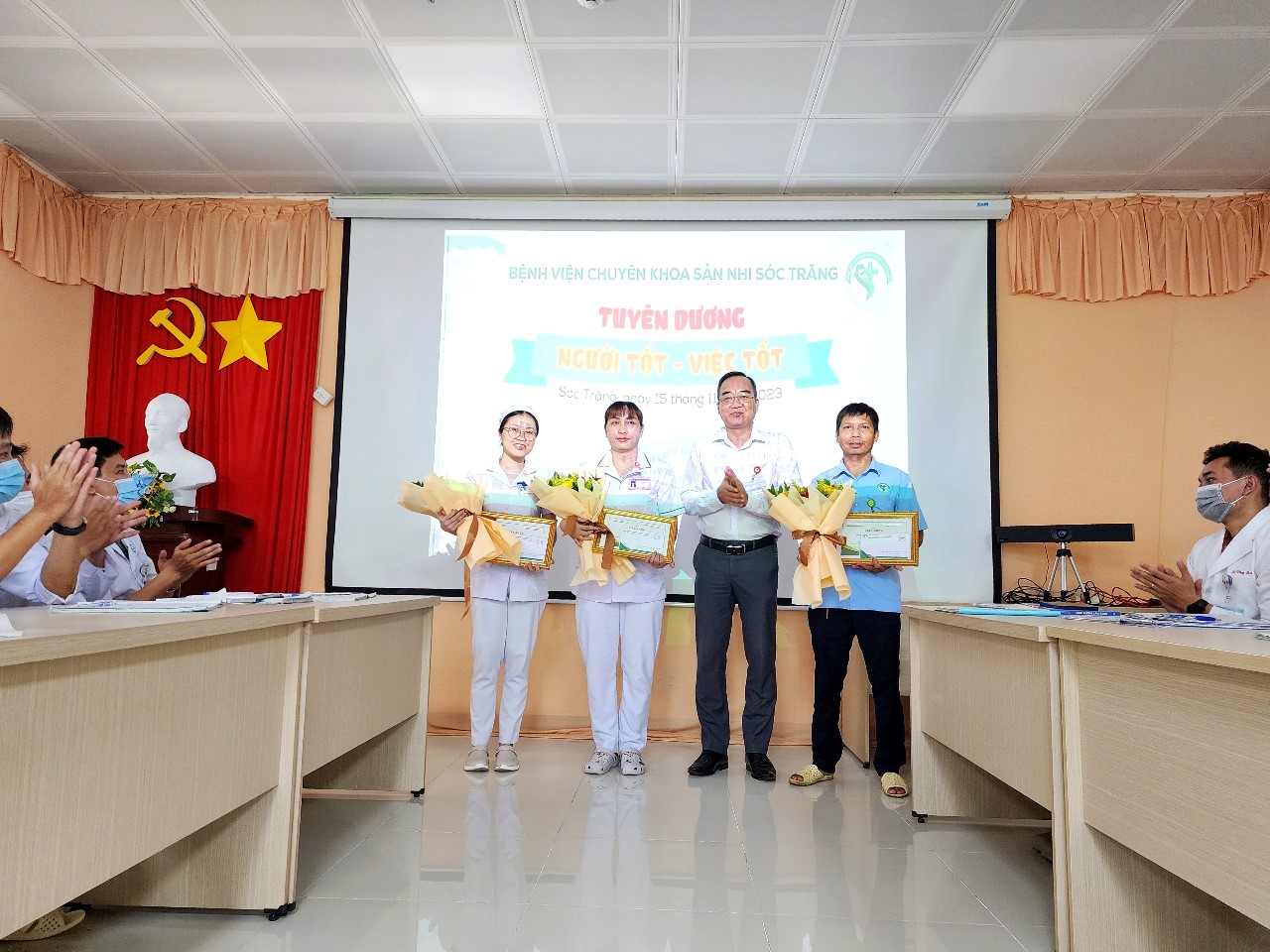 TUYÊN DƯƠNG & KHEN THƯỞNG ĐỘT XUẤT 04 TRƯỜNG HỢP “NGƯỜI TỐT VIỆC TỐT”