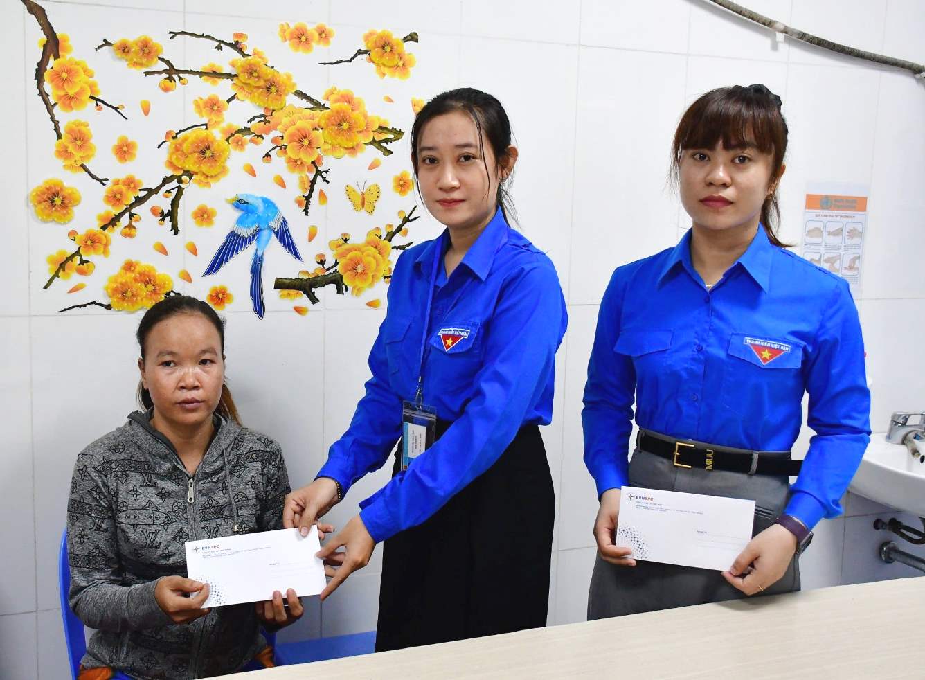 ĐOÀN CƠ SỞ ĐIỆN LỰC SÓC TRĂNG TẶNG 20 PHẦN QUÀ CHO BỆNH NHI CÓ HOÀN CẢNH KHÓ KHĂN