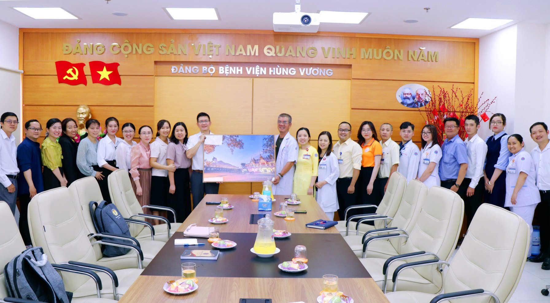 SẢN NHI SÓC TRĂNG TỔ CHỨC THAM QUAN, HỌC TẬP VÀ GIAO LƯU TẠI BỆNH VIỆN HÙNG VƯƠNG TP. HCM