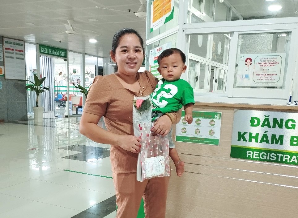 ‘BÔNG HỒNG TẶNG MẸ’: QUÀ TẶNG Ý NGHĨA MỪNG ‘MOTHER’S DAY’