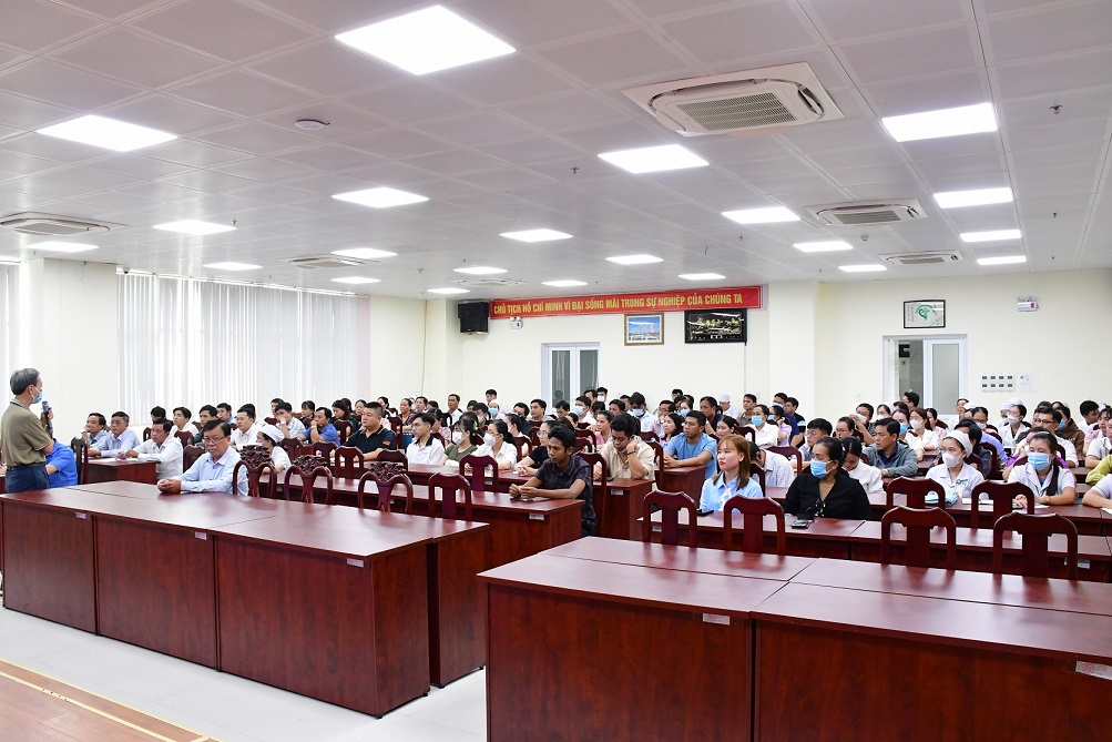 TẬP HUẤN CẬP NHẬT CHẨN ĐOÁN, ĐIỀU TRỊ VÀ CHĂM SÓC BỆNH  SỐT XUẤT HUYẾT DENGUE TRẺ EM VÀ NGƯỜI LỚN