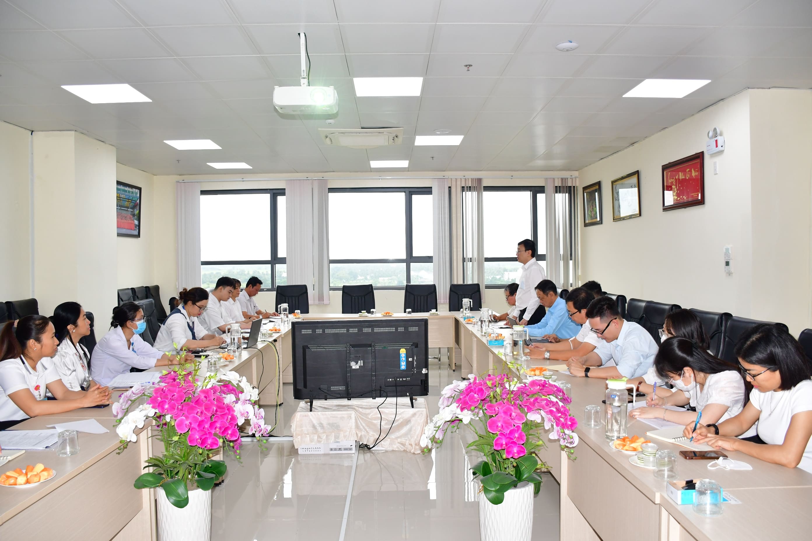 TIẾP ĐOÀN GIÁM SÁT CỦA VIỆN PASTEUR TP. HCM VÀ BỆNH VIỆN NHI ĐỒNG 1