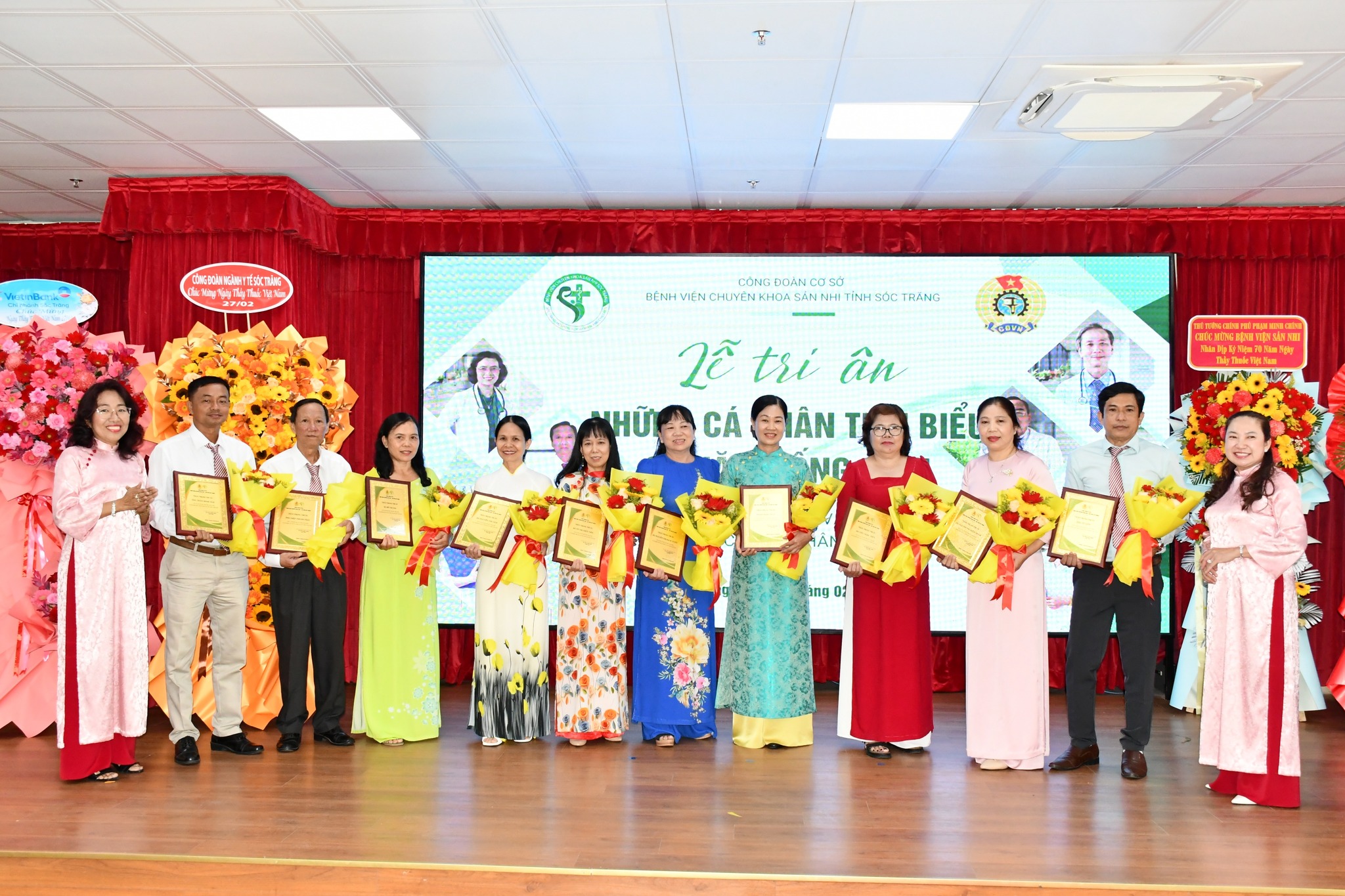 CÔNG ĐOÀN SẢN NHI TỔ CHỨC LỄ TRI ÂN 28 ĐOÀN VIÊN TIÊU BIỂU CÓ HƠN 30 NĂM CỐNG HIẾN