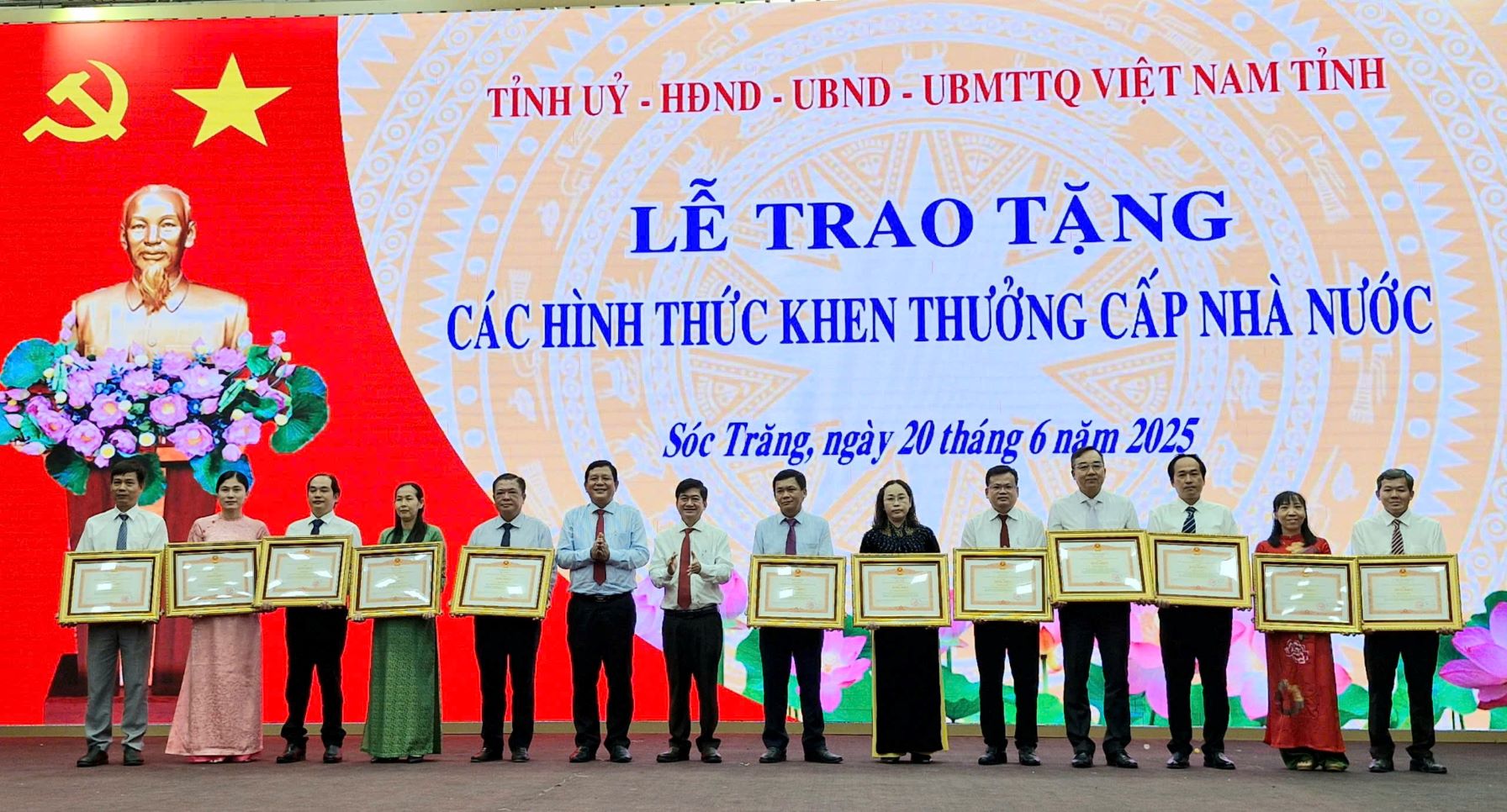 GIÁM ĐỐC BỆNH VIỆN CHUYÊN KHOA SẢN NHI NHẬN BẰNG KHEN THỦ TƯỚNG CHÍNH PHỦ