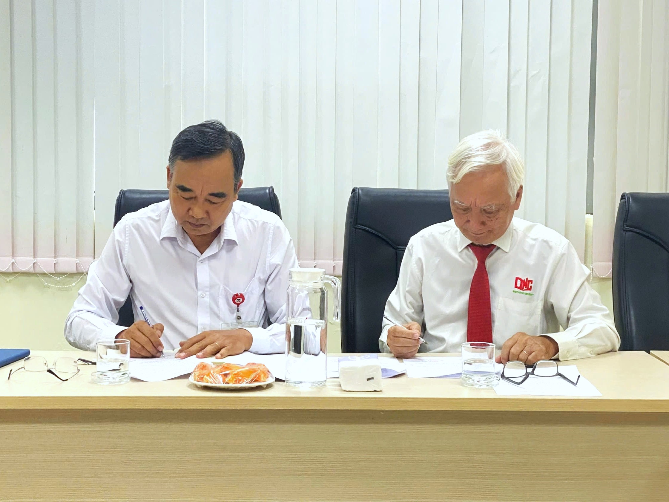 KÝ KẾT HỢP TÁC ĐÀO TẠO GIỮA TRƯỜNG ĐẠI HỌC NAM CẦN THƠ & SẢN NHI SÓC TRĂNG